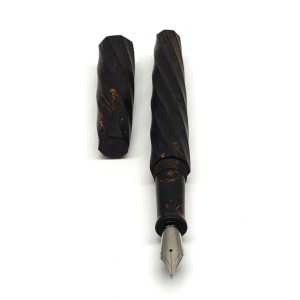 Ursa fountain pen - faceted, Swirl Fireworks 